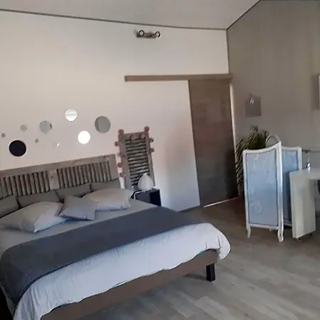 Belle De Nuit Bed & Breakfast